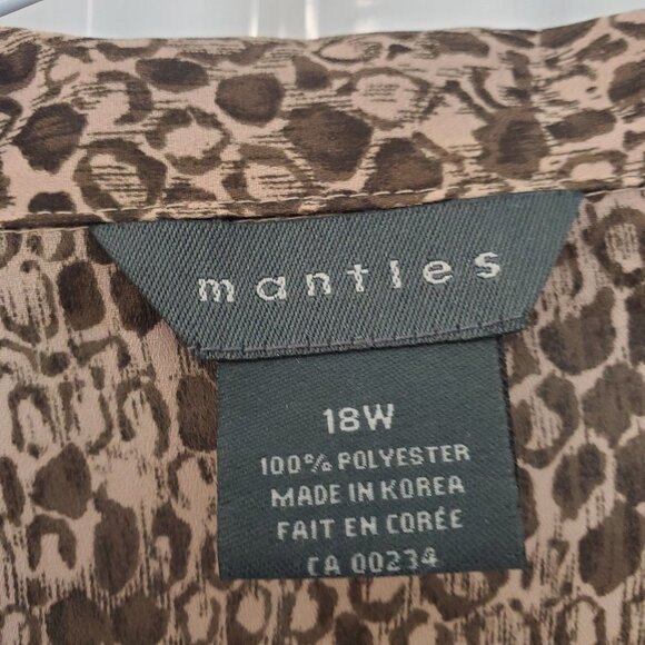 Mantles Dot/Spot Pattern  Blouse with mini side slits - Picture 6 of 7